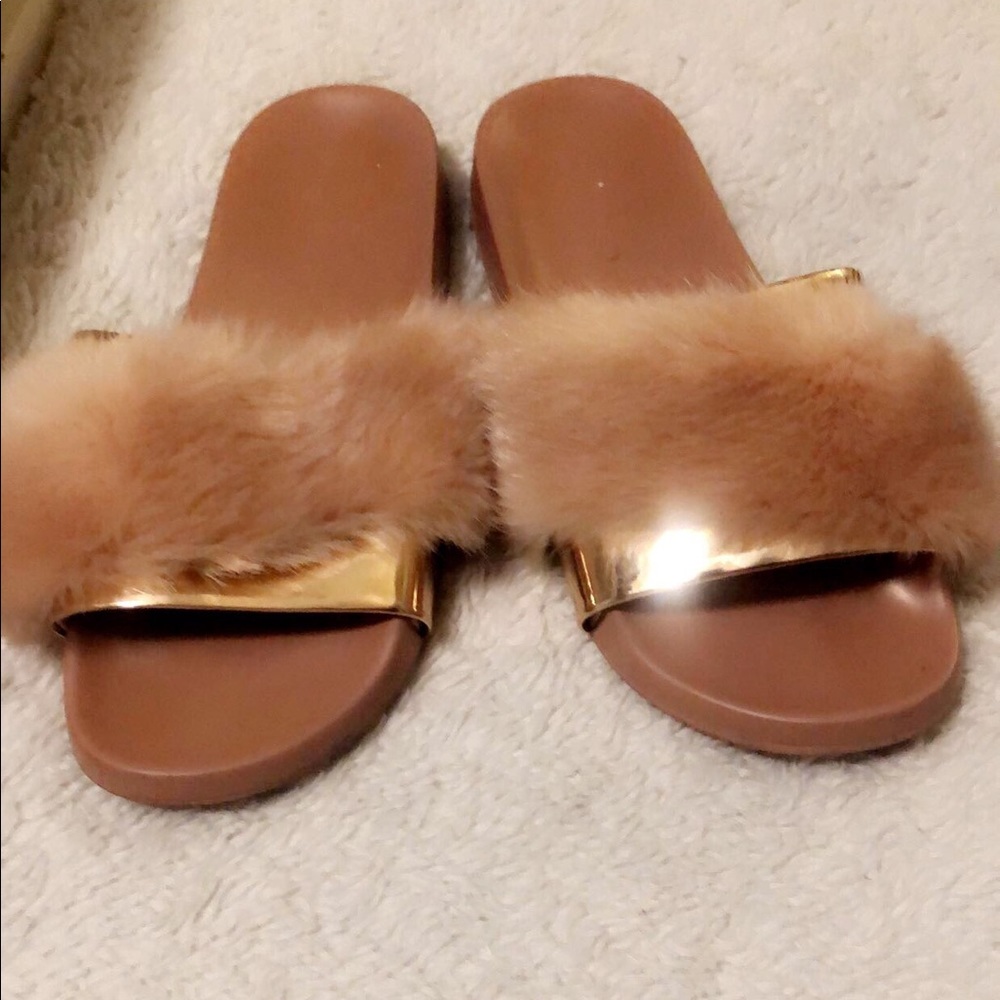 Taupe fur slides